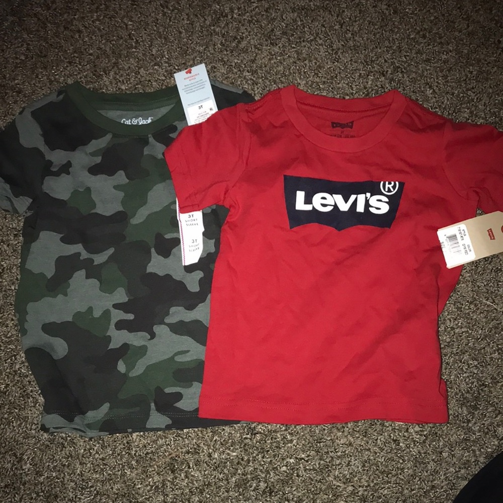 2 shirts size 3T